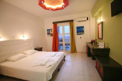 Camera Matrimoniale Premium con Vista Mare e Letto Supplementare 4