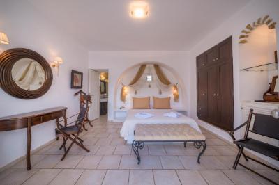 Superior Double Room with Pool View 1