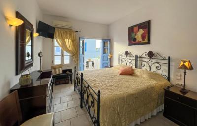 Junior Suite with Pool View 4