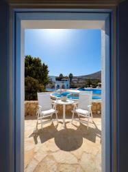 Bungalow with Patio and Pool View 7