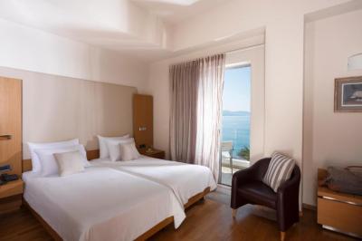 Double Room with Sea View 2