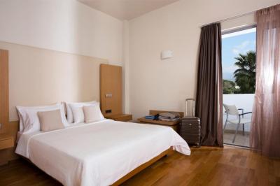Single Room with Garden View 3