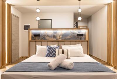 Suite with Hot Tub 5