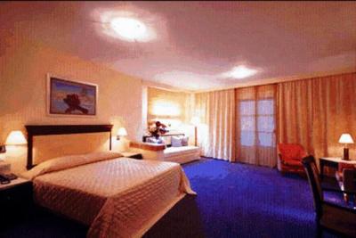 Family Room 5