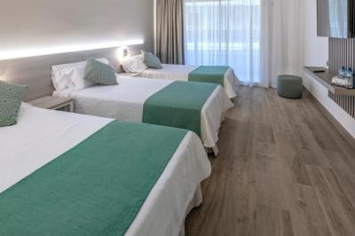 Quarto Triplo Econ&oacute;mico (2 Adultos + 1 Crian&ccedil;a) 11