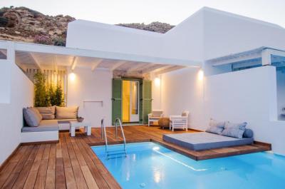 Executive Maisonette with Private Pool and Sea View 2