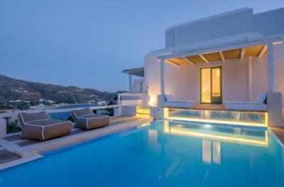 Deluxe Suite with Private Pool 5
