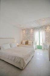 Triple Room with Sea View 9