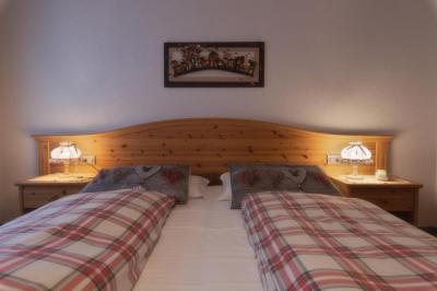 Family Room (2 Adults + 1 Child) 3