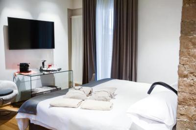 Deluxe Suite with Spa Access 10