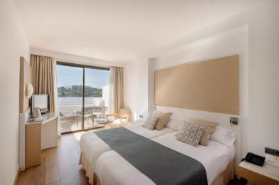 Double Room with Sea View 1