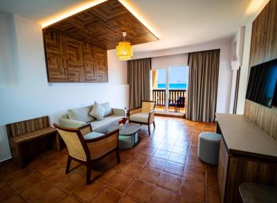 Superior Triple Room with Sea View 5