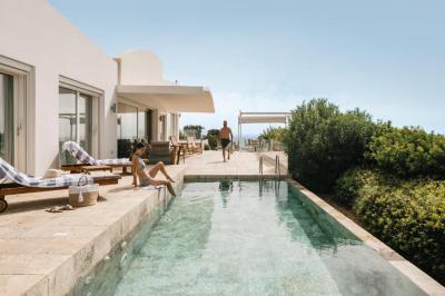 Deluxe Villa 10