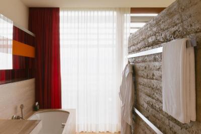 Deluxe Double Room 2