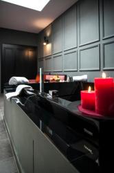 Deluxe Suite with Spa Bath 2
