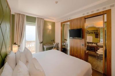 Superior Double or Twin Room with View 2