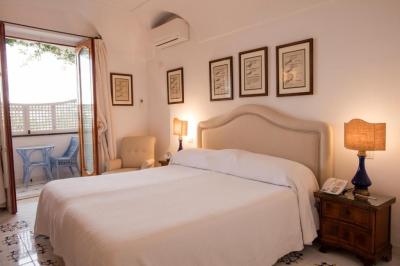 Double or Twin Room with Pool View 2