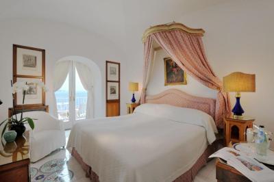 Classic Double Room with Sea View 9