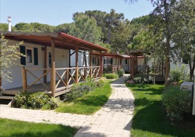 Deluxe Mobile Home (4 Adults) 1