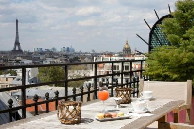 Suite mit Terrasse und Blick auf den Eiffelturm 4