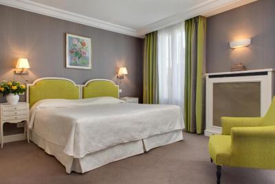 Executive Zimmer mit Terrasse und Blick auf den Eiffelturm 10