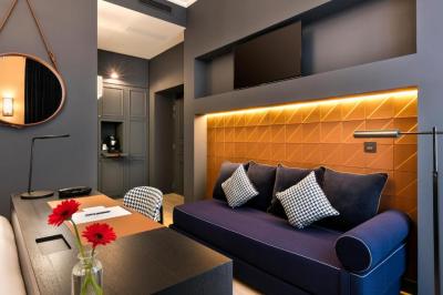 Family Room 5