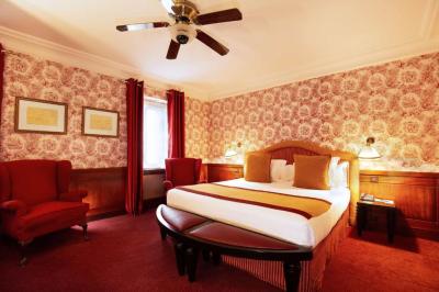 Deluxe King Room 5
