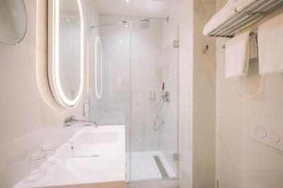 Standard Double Room 4