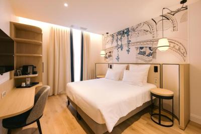 Family Room 5