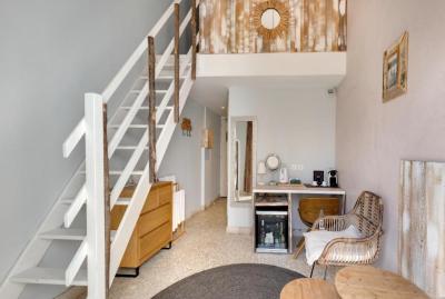 Classic Double Room with Terrace 3