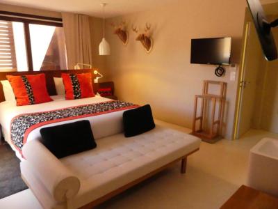 Junior Suite with Spa Bath and Hot Tub 5