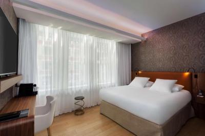 Large Executive King Room 5