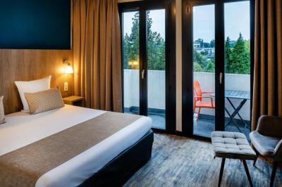 Single Room with Balcony 8