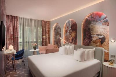Premium XL Room with Extra Bed 11