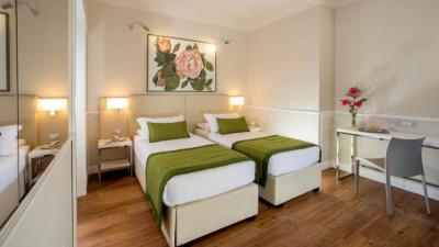 Deluxe Room 5
