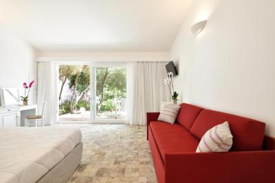 Classic Family Room (2 Adults + 2 Children) 5