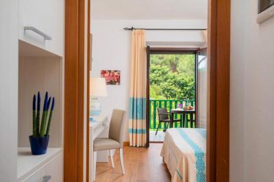 Triple Room with Balcony 3