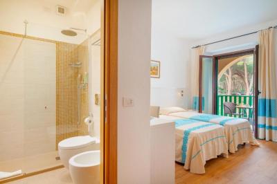 Double Room for Single Use with Balcony 6