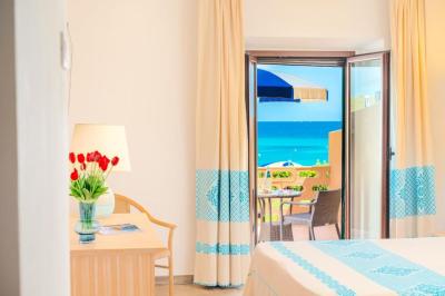 Superior Triple Room with Sea View 12