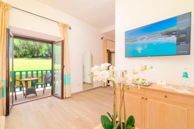 Junior Suite with Garden View 14