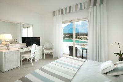 Superior Double or Twin Room with Sea View 3