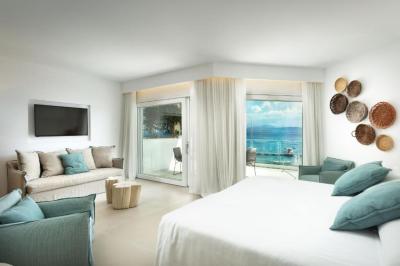 Suite with Private Pool 6