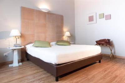 Deluxe Double Room 6
