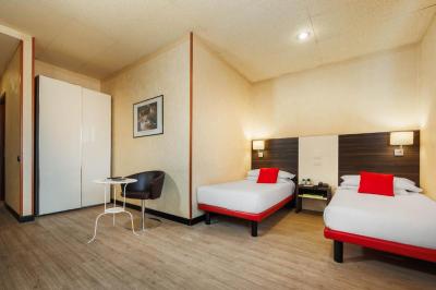 Standard Twin Room 3