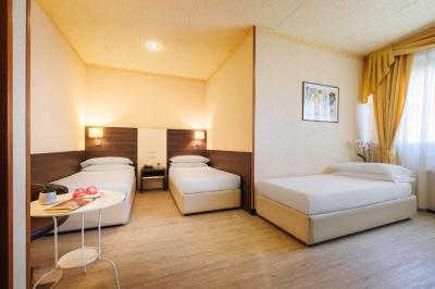 Superior Triple Room 6