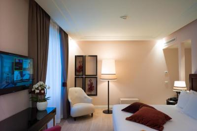 Habitaci&oacute;n Deluxe - 1 cama grande 9