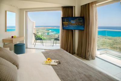 Habitaci&oacute;n Doble Deluxe con vistas al mar 3