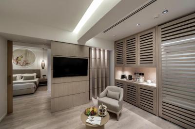 Suite Premium con vistas laterales al mar 9