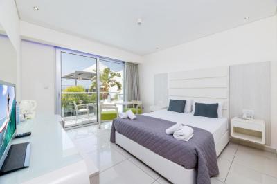 Quarto Duplo ou Twin com Vista Piscina 1
