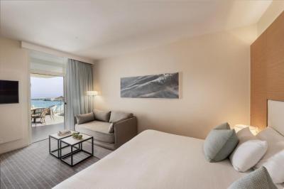 Camera Deluxe con Vista Mare (2 Adulti + 1 Bambino) 10